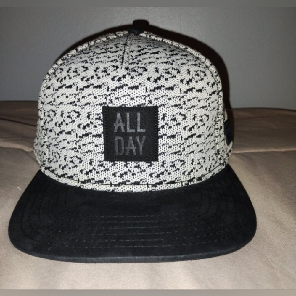 Cayler & Sons ALL DAY Turtledove Black And Grey Snapback Hat LIKE NEW!
